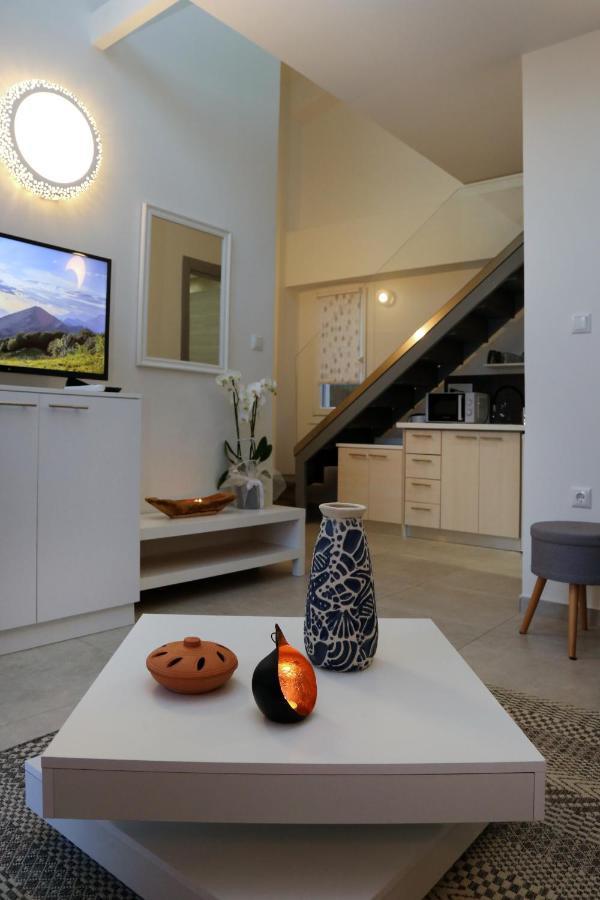 Steleni Seaside Apartments Nea Iraklitsa Bagian luar foto