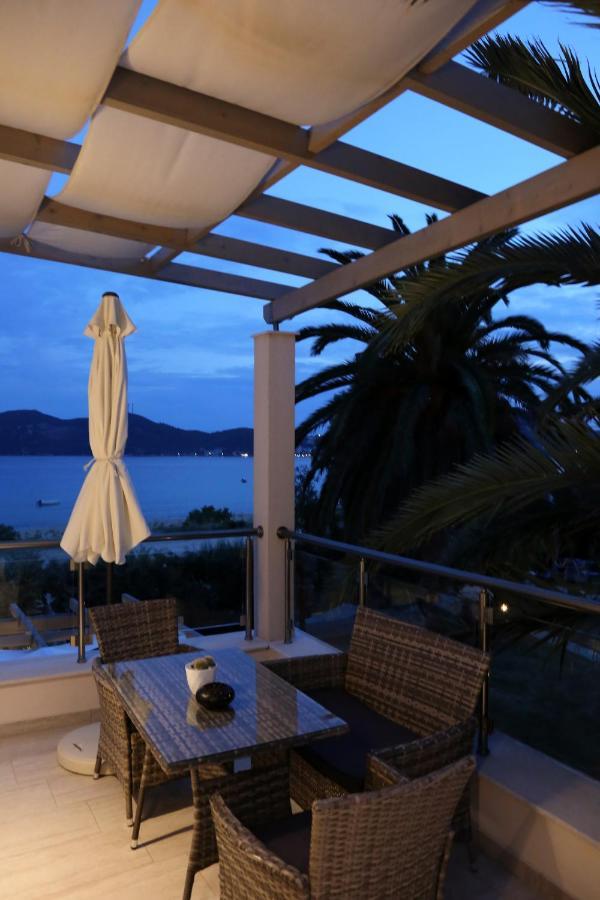 Steleni Seaside Apartments Nea Iraklitsa Bagian luar foto